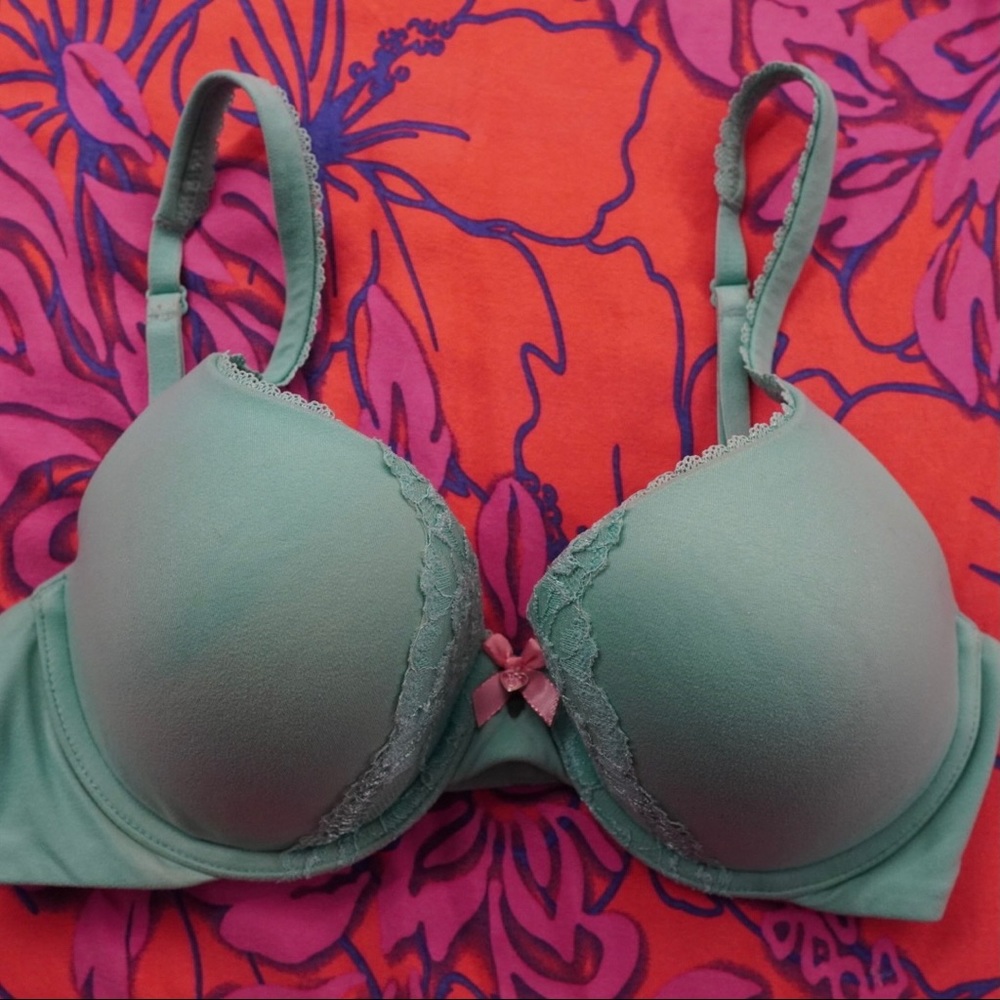 Victoria’s Secret Body byV Padded Perfect Coverage